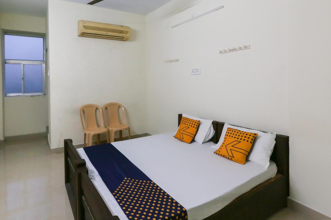 Spot On 63050 Kag Rooms Gūduvāncheri Dış mekan fotoğraf